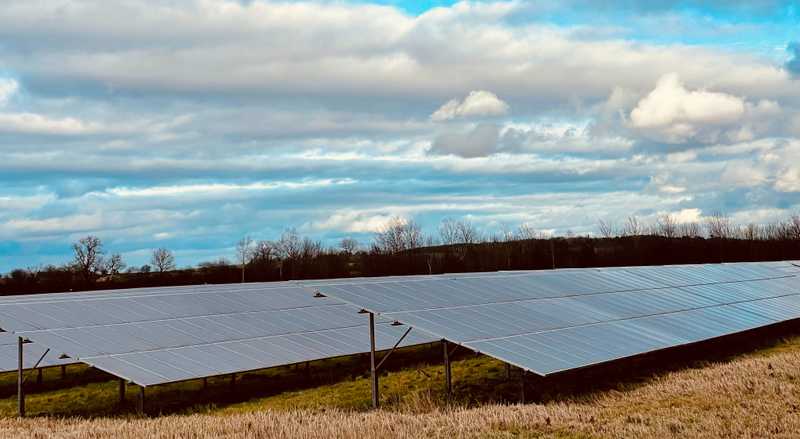 Un panneau photovoltaïque créant de l'energie renouvelable