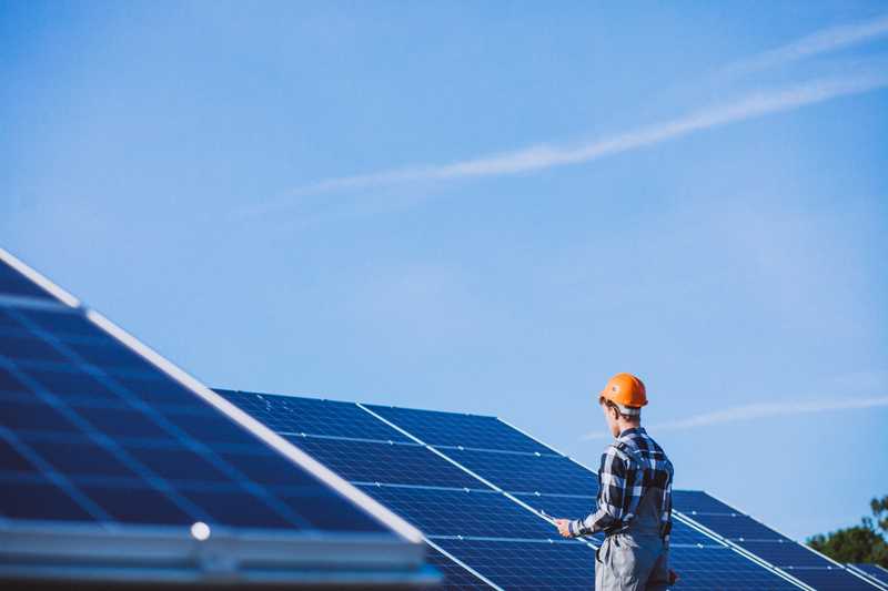 Entretien panneaux photovoltaiques